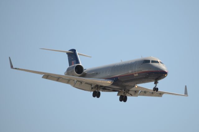 Canadair Regional Jet CRJ-200 (N910SW) - United Express CRJ landing at LAX