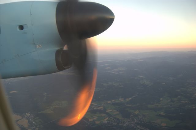 de Havilland Dash 8-400 (OE-LGA)