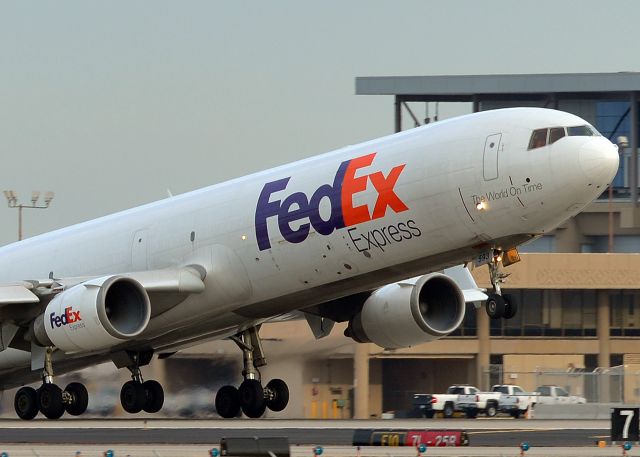 Boeing MD-11 (N593FE)