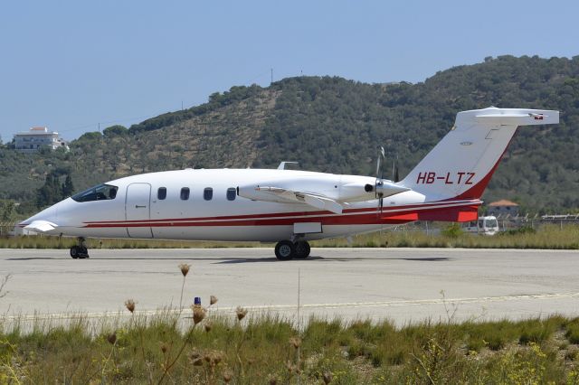 Piaggio P.180 Avanti (HB-LTZ)