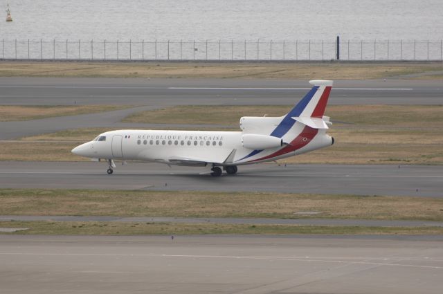 Dassault Falcon 900 — - Taxi at Haneda Intl Airport on 2011/3/31 France Gvmt