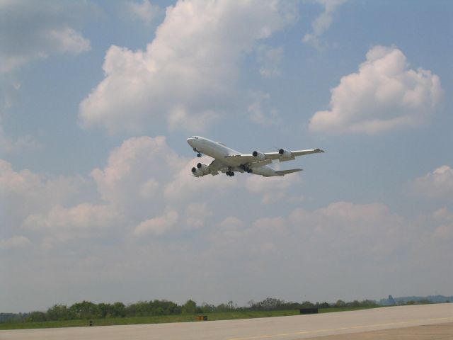 Boeing 707-100 — - The Navy E-6 Mercury variant of the 707, shooting approaches at HTS.  A rare visitor.