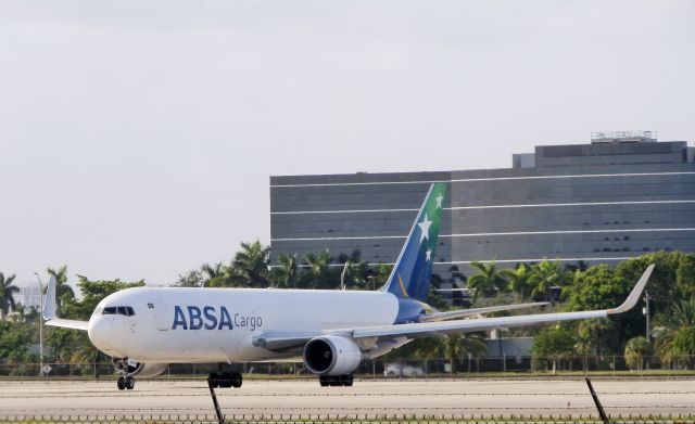 BOEING 767-300 (PR-ABB)