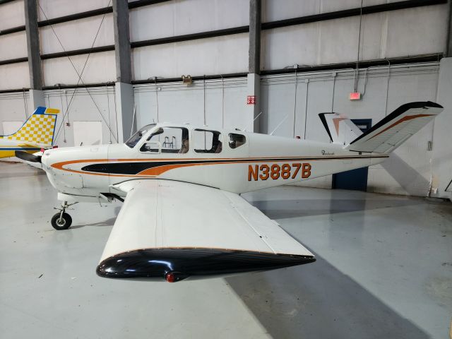 Beechcraft 35 Bonanza (N3887B)