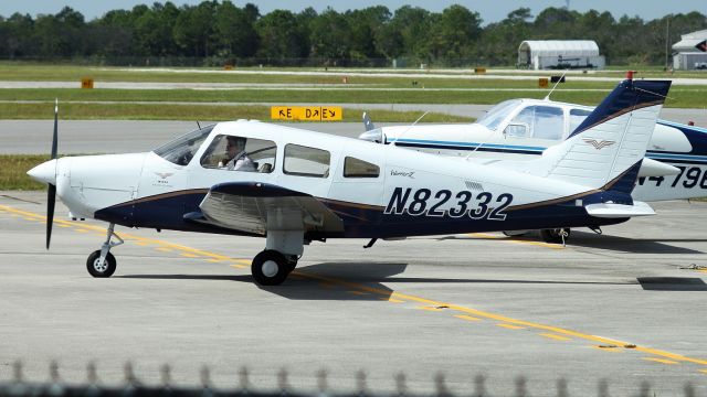 Piper Cherokee (N82332) - 17/10/2022: taxi upon the ramp at Sebastian airport, Florida.