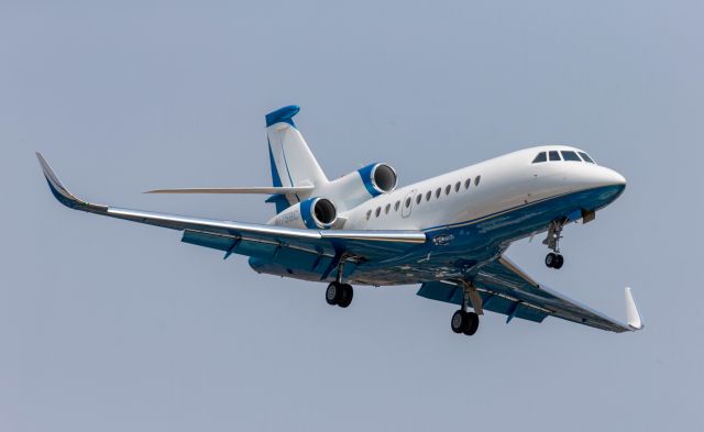 Dassault Falcon 900 (N175BC)