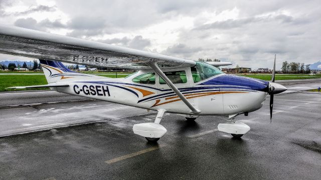 Cessna Skylane (C-GSEH) - This was just after repaint and refurbishment was completed.