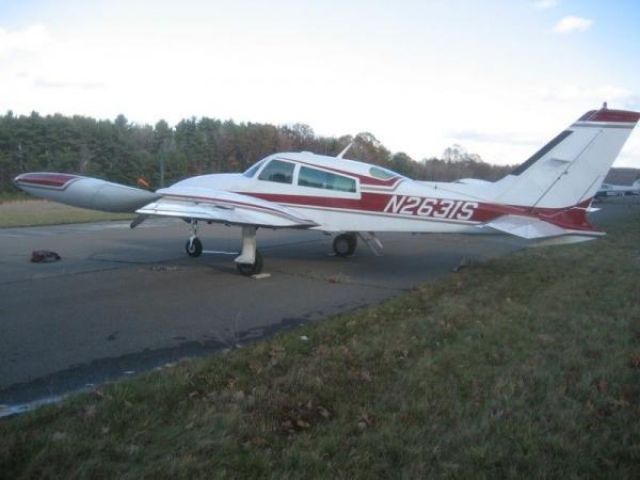 Cessna 310 (N2631S)