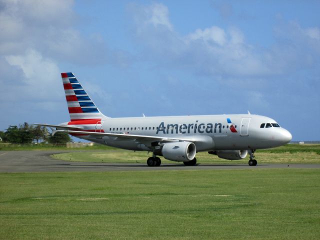 Airbus A319 (N700UW)