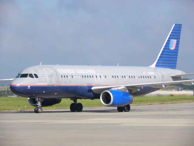 Airbus A320 (N431UA)