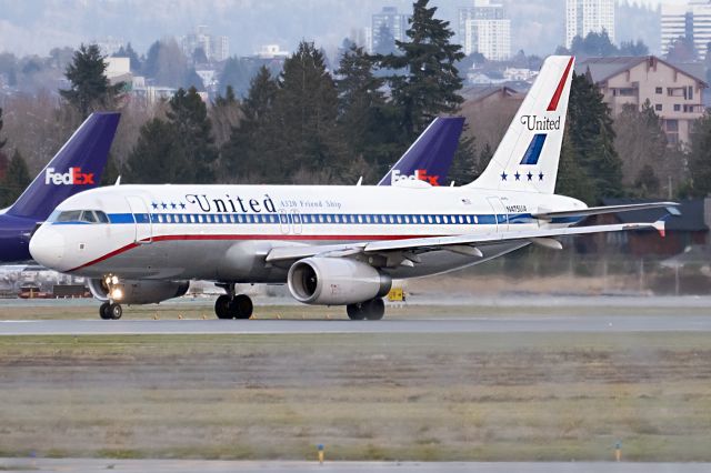 Airbus A319 (N475UA)