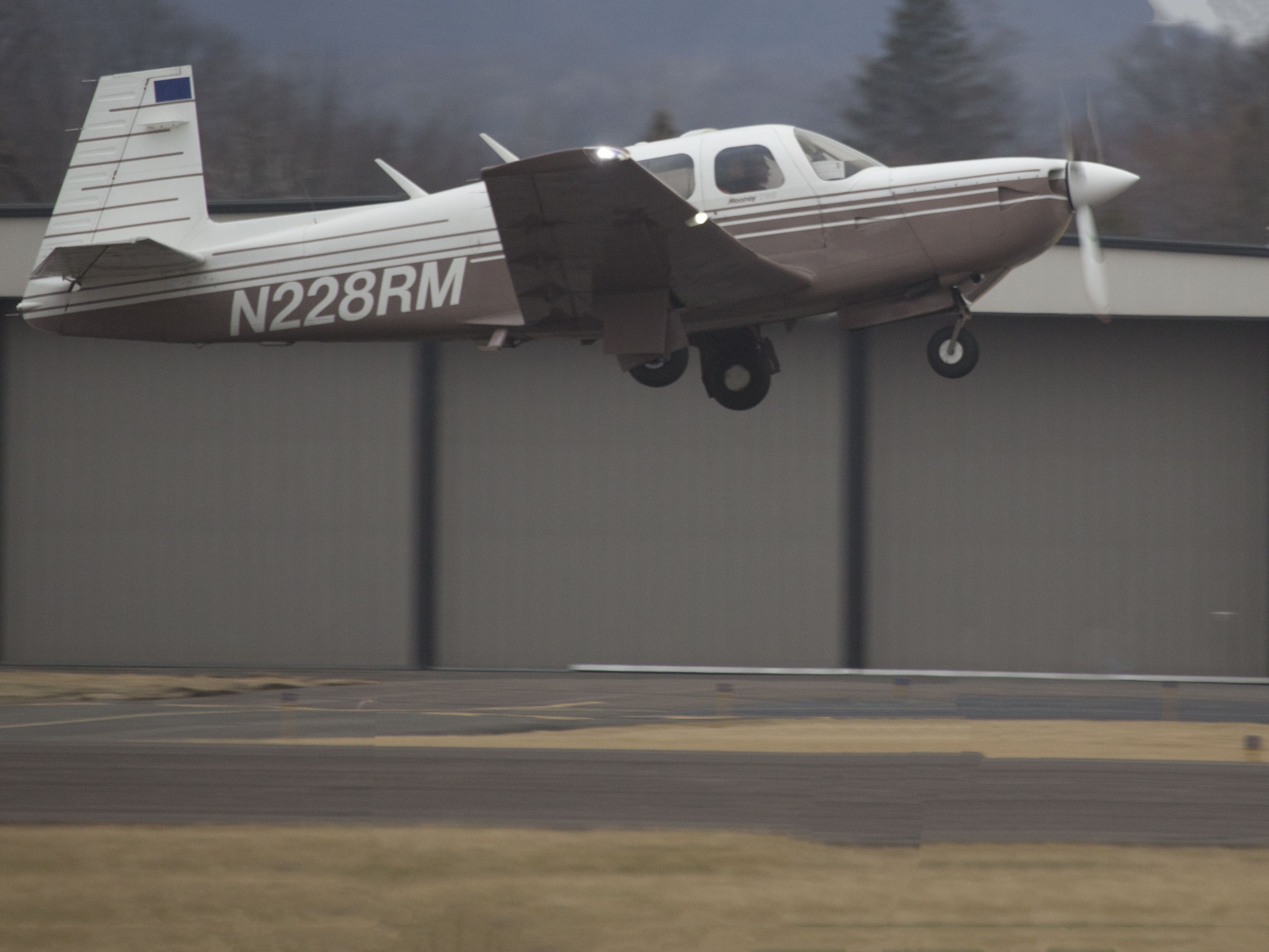 Mooney M-20 Turbo (N228RM) - Take off runway 08. 23 Feb 2018.