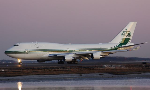 Boeing 747-400 (HZ-WBT7)