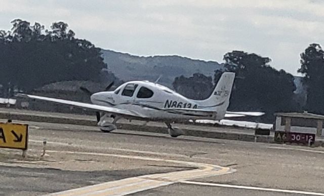 Cirrus SR-22 (N8613A)