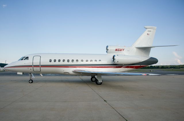 Dassault Falcon 900 (N5MV) - N5MV  Dassault Falcon 900EX  KFDK  20110814