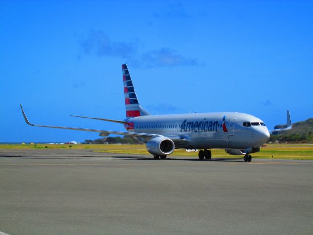 Boeing 737-800 (N829NN)