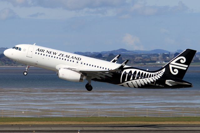 Airbus A320 (ZK-OXJ)