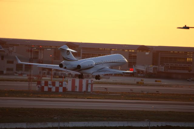 Bombardier Global Express (VT-HMA)