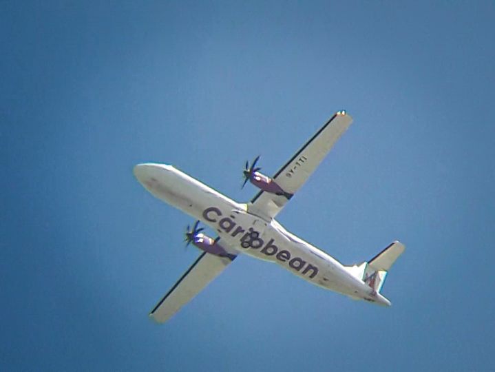 Aerospatiale ATR-72-600 (9Y-TTI) - Low decent into Piarco