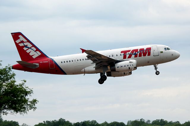 Airbus A319 (PR-MAQ)