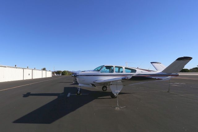 Beechcraft 35 Bonanza (N5693K)