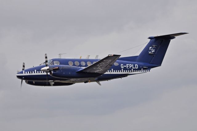 de Havilland Dash 8-400 (G-FPLD)