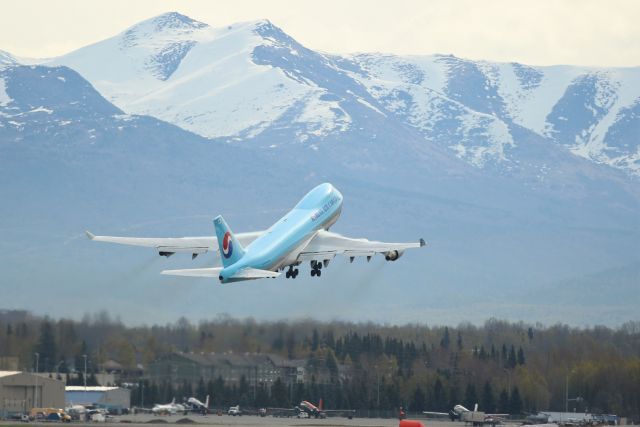 Boeing 747-400 (HL7602)