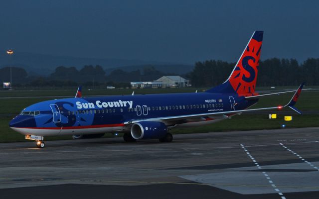 Boeing 737-800 (N820SY) - sun country b737-8 n820sy arriving in shannon this evening 16/10/15.
