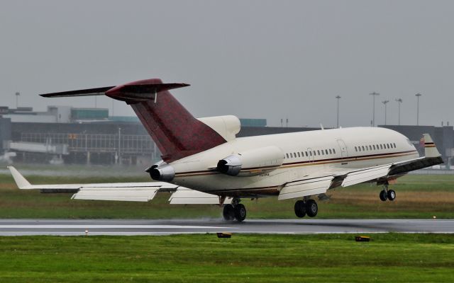 Boeing 727-100 (N311AG) - n311ag b727 landing in windy conditions at shannon 10/5/15.