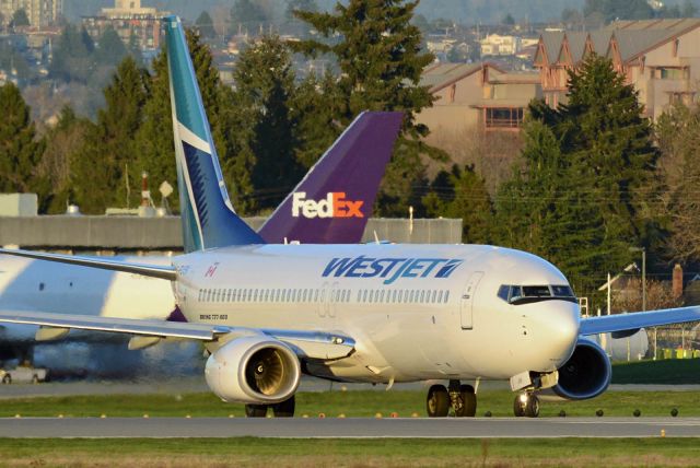 Boeing 737-800 (C-FUSM)