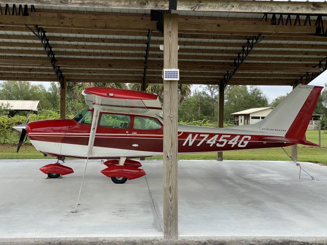 Cessna Skyhawk (N7454G)