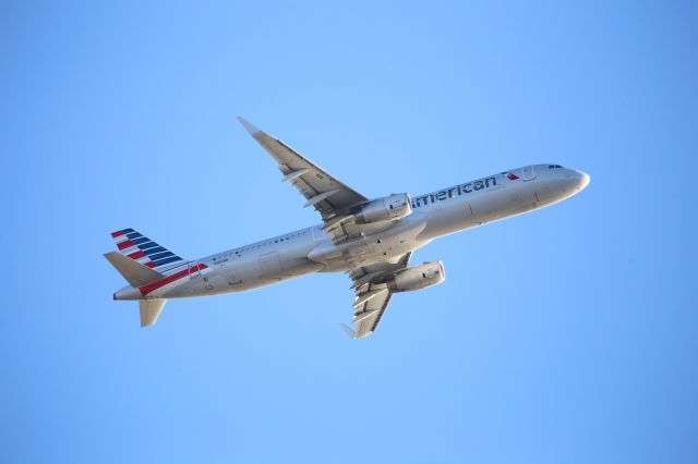 Airbus A321 (N166NN)