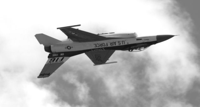 Lockheed F-16 Fighting Falcon —