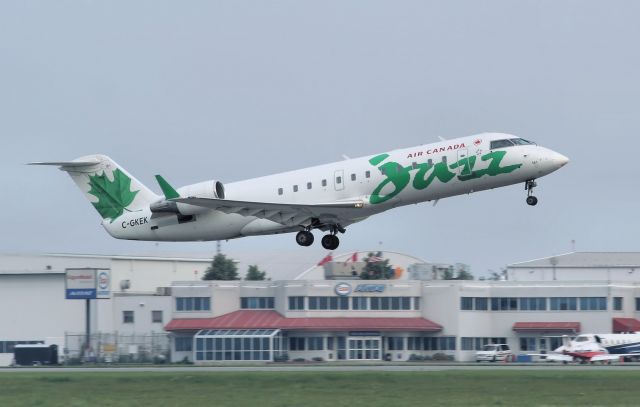 Canadair Regional Jet CRJ-200 (C-GKEK)