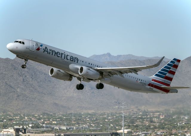 Airbus A321 (N147AA)