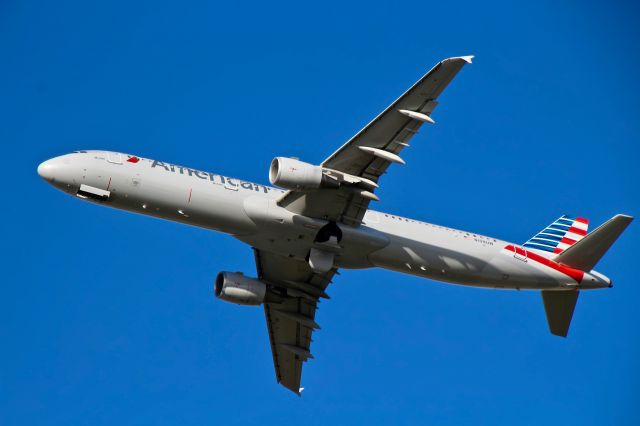 Airbus A321 (N198UW)
