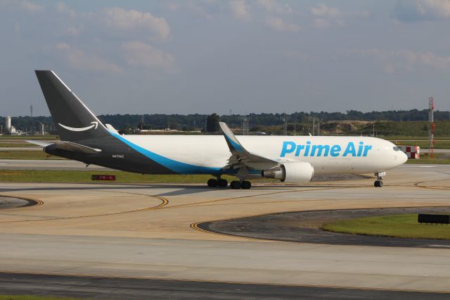 BOEING 767-300 (N479AZ)
