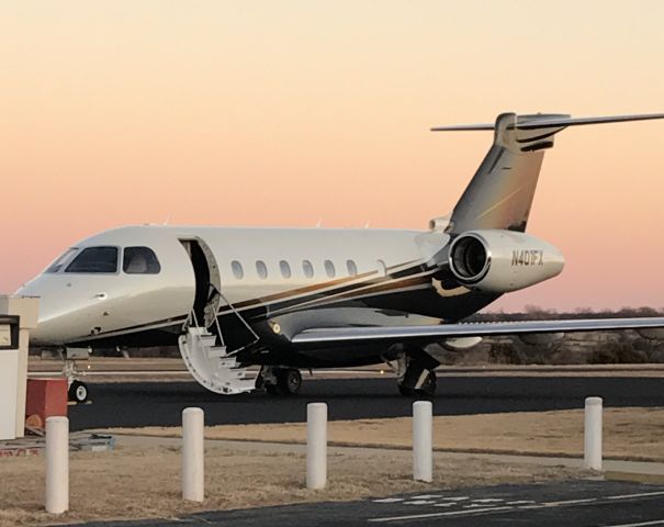 Embraer Legacy 550 (N401FX)