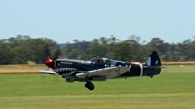 SUPERMARINE Spitfire — - Temora air show 2015