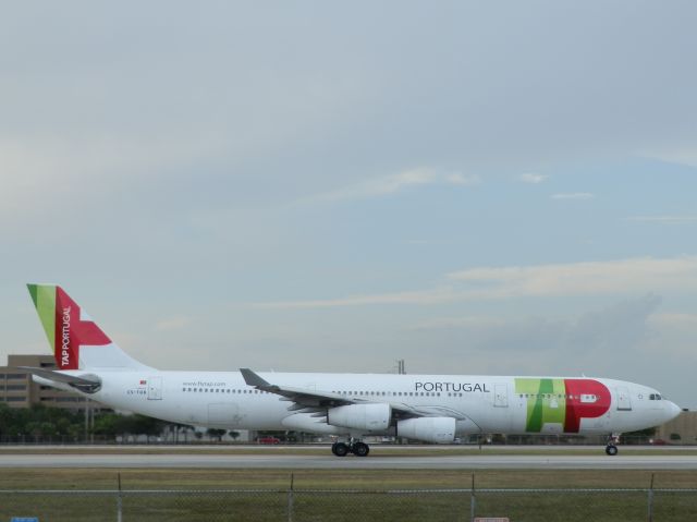 Airbus A340-300 (CS-TOB)