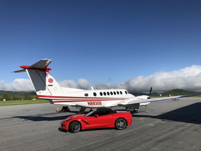 Beechcraft Super King Air 300 (N883GB)