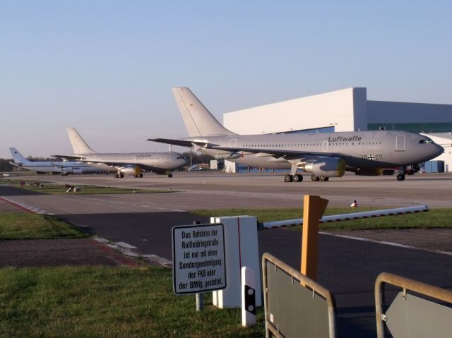 Airbus A310 (GAF1027) - BMVg ramp