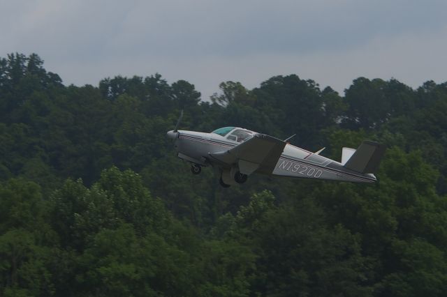 Beechcraft 35 Bonanza (N1920D)