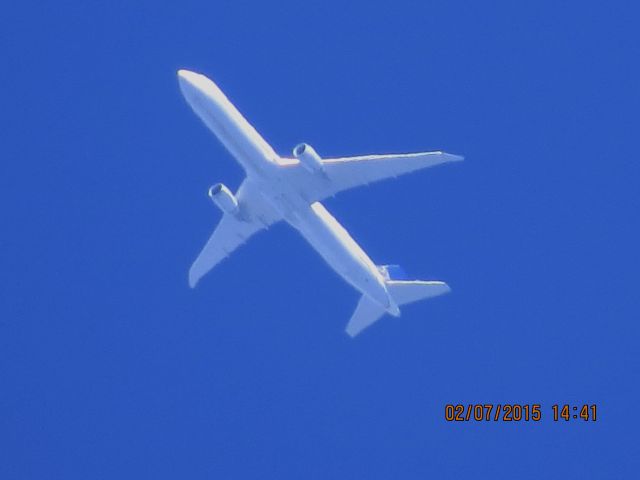 BOEING 767-400 (N66057) - United flight 1882 from Manchester to El Paso over Southeastern Kansas at 32,000 feet.