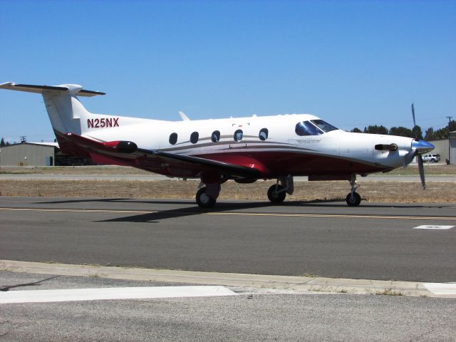 Pilatus PC-12 (N25NX) - Taxiing at Fullerton