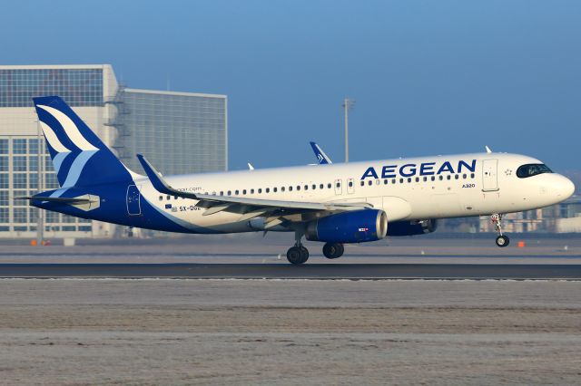 Airbus A320 (SX-DGZ)