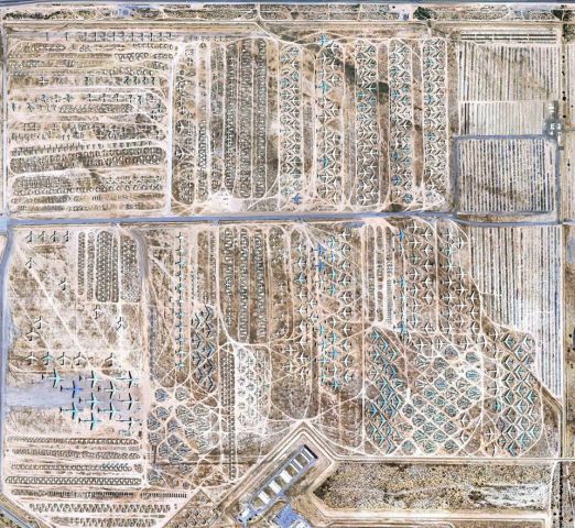 — — - Google Map view of Arizona Airplane Boneyard