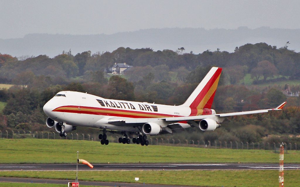 Boeing 747-400 (N705CK) - kalitta air b747-4f n705ck landing at shannon 1/10/18.