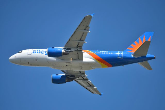 Airbus A319 (N332NV)