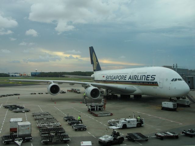 Airbus A380-800 (9V-SKV)